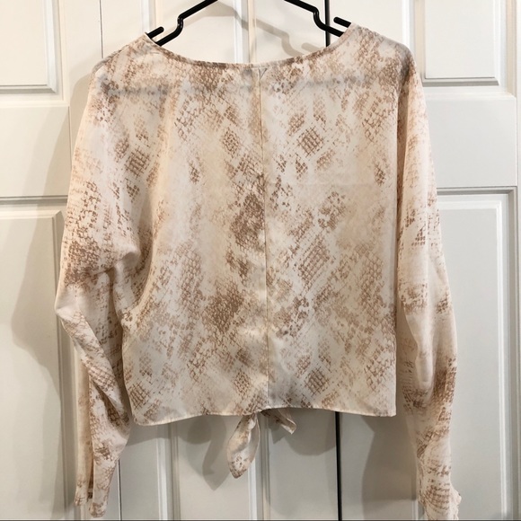 Dynamite Long sleeve Top - Picture 3 of 5